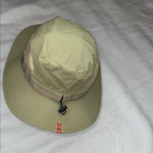 REI Co-Op Unisex Size S/M Khaki Vented Explorer Strap Hiking Outdoor Bucket Hat
